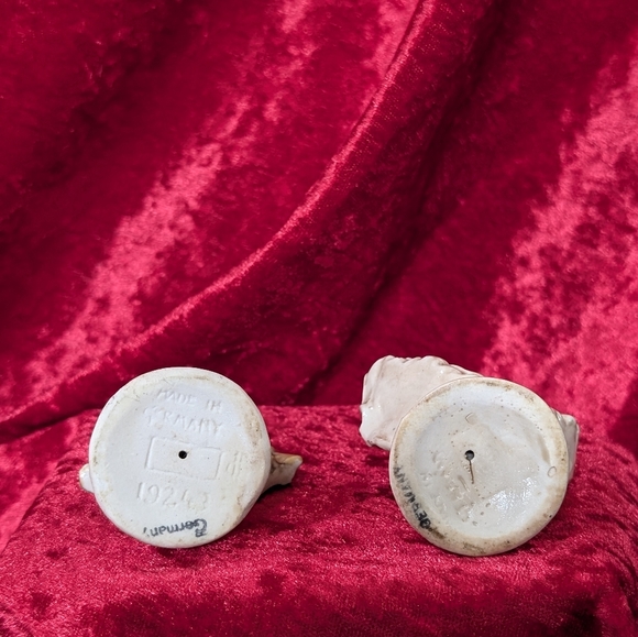 German Bisque Miniature Figurines: Rococo Dancing CoupleVintage 2 1/2" Pair - Picture 5 of 9